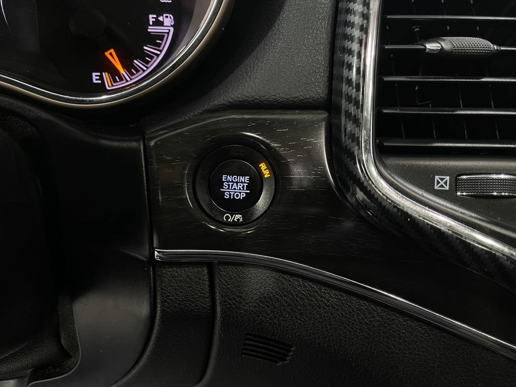 Used 2017 Jeep Grand Cherokee Limited image 21