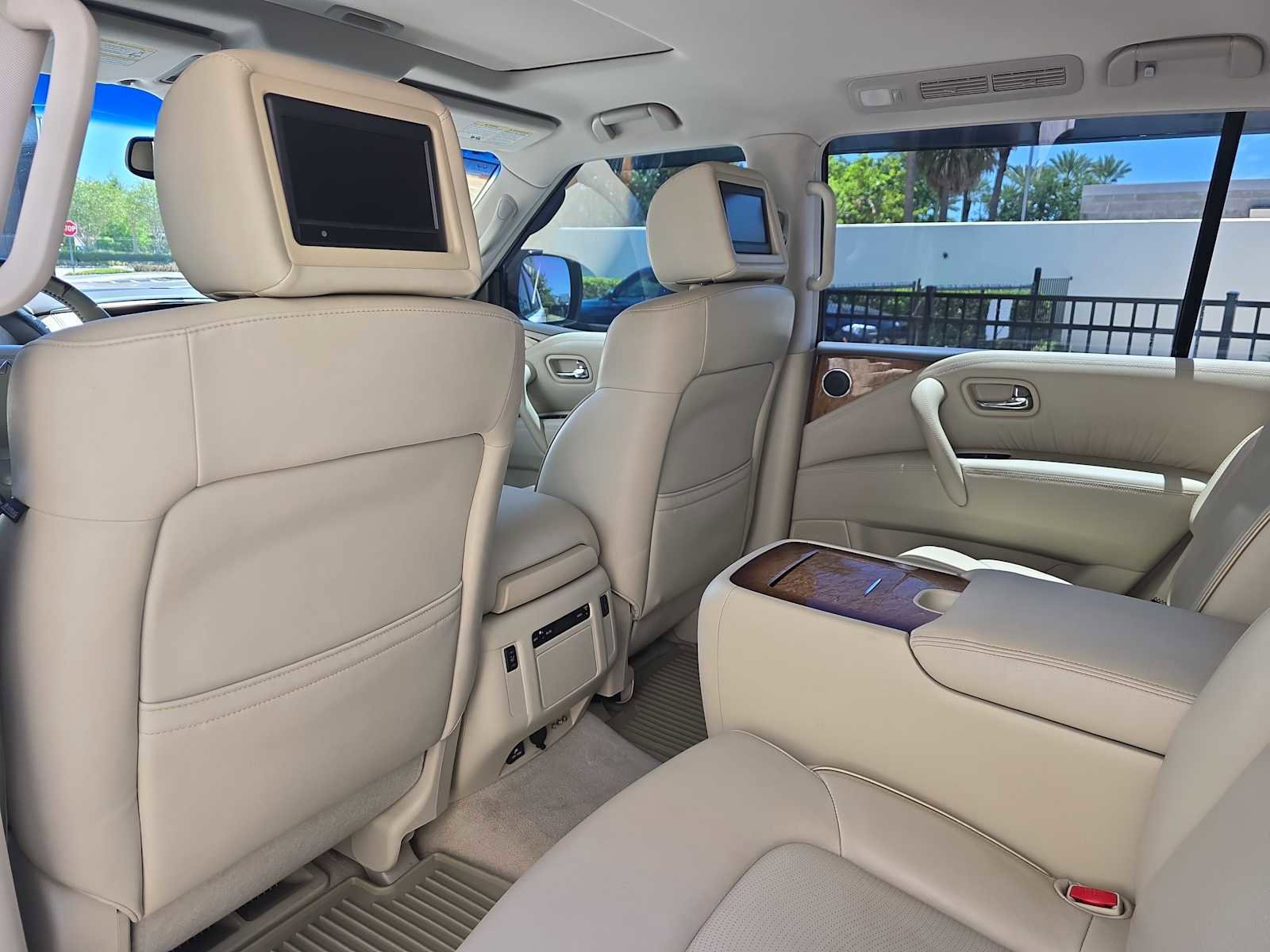 Used 2013 INFINITI QX56 4WD w/ Theater Pkg image 11