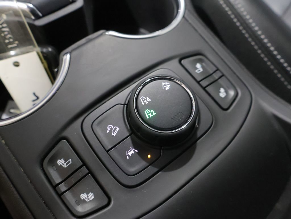 Used 2024 GMC Terrain SLT AWD/4WD image 28