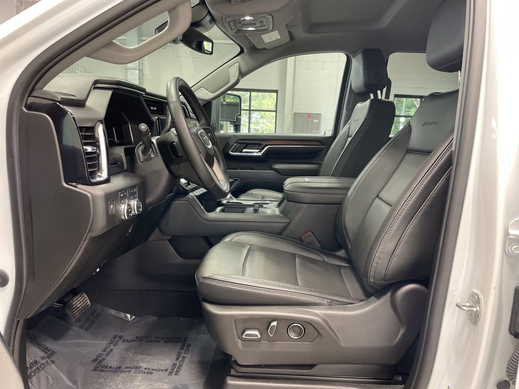 Used 2024 GMC Sierra 3500 Denali image 28