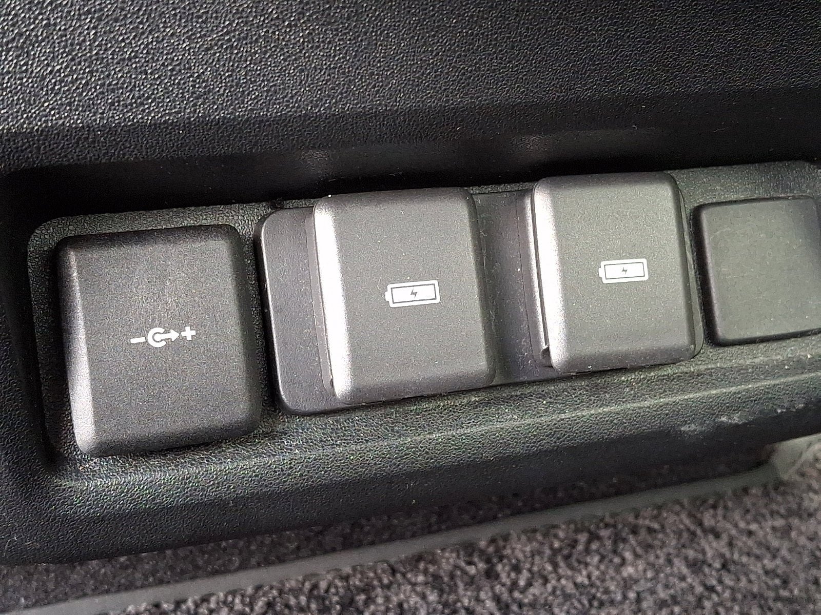 Used 2024 Land Rover Discovery S AWD/4WD image 12