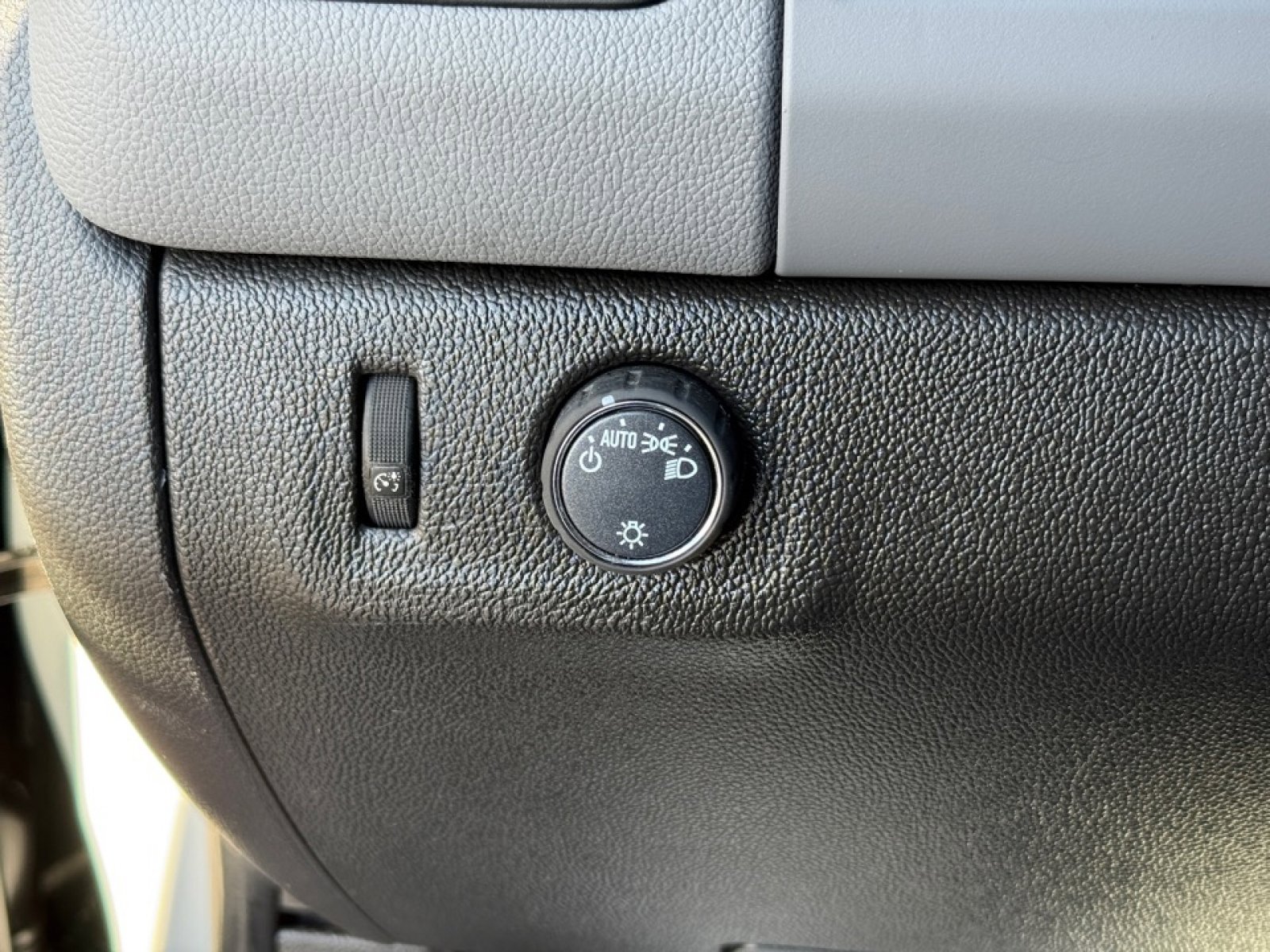 Used 2022 Chevrolet Colorado W/T image 32