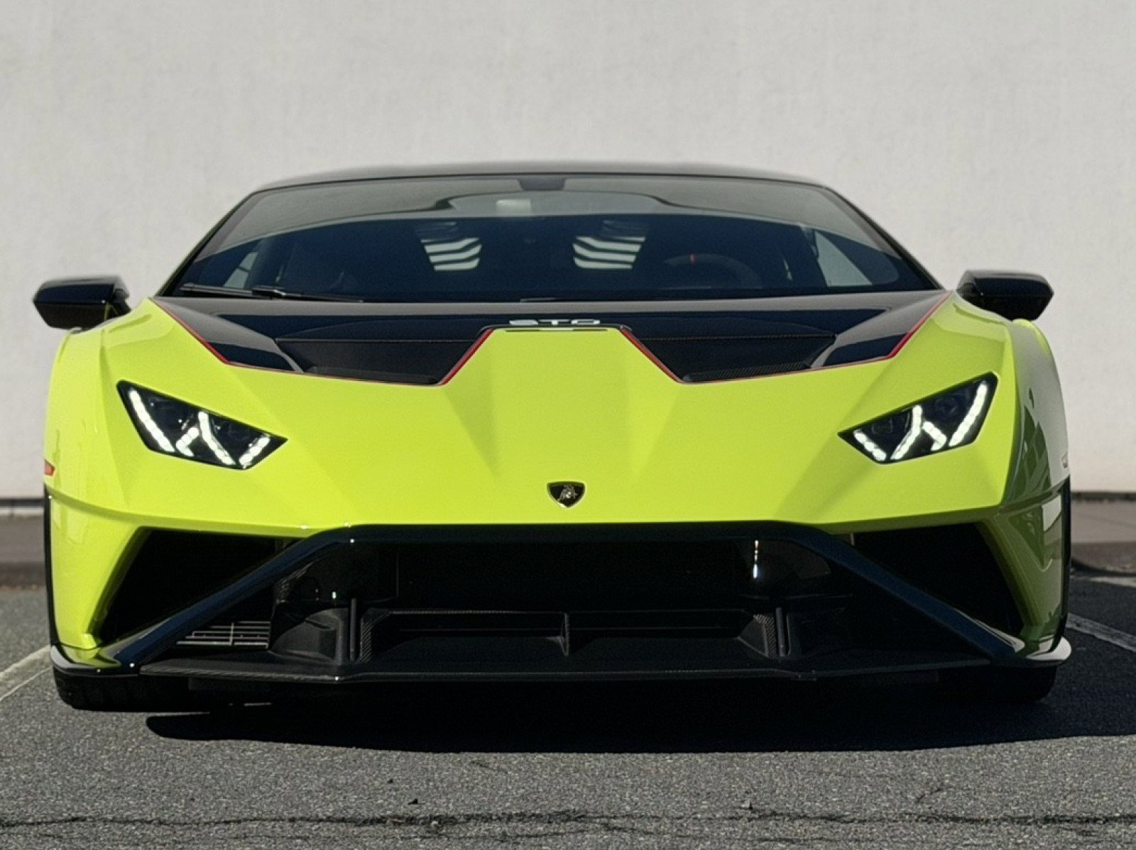 Used 2022 Lamborghini Huracan STO image 2