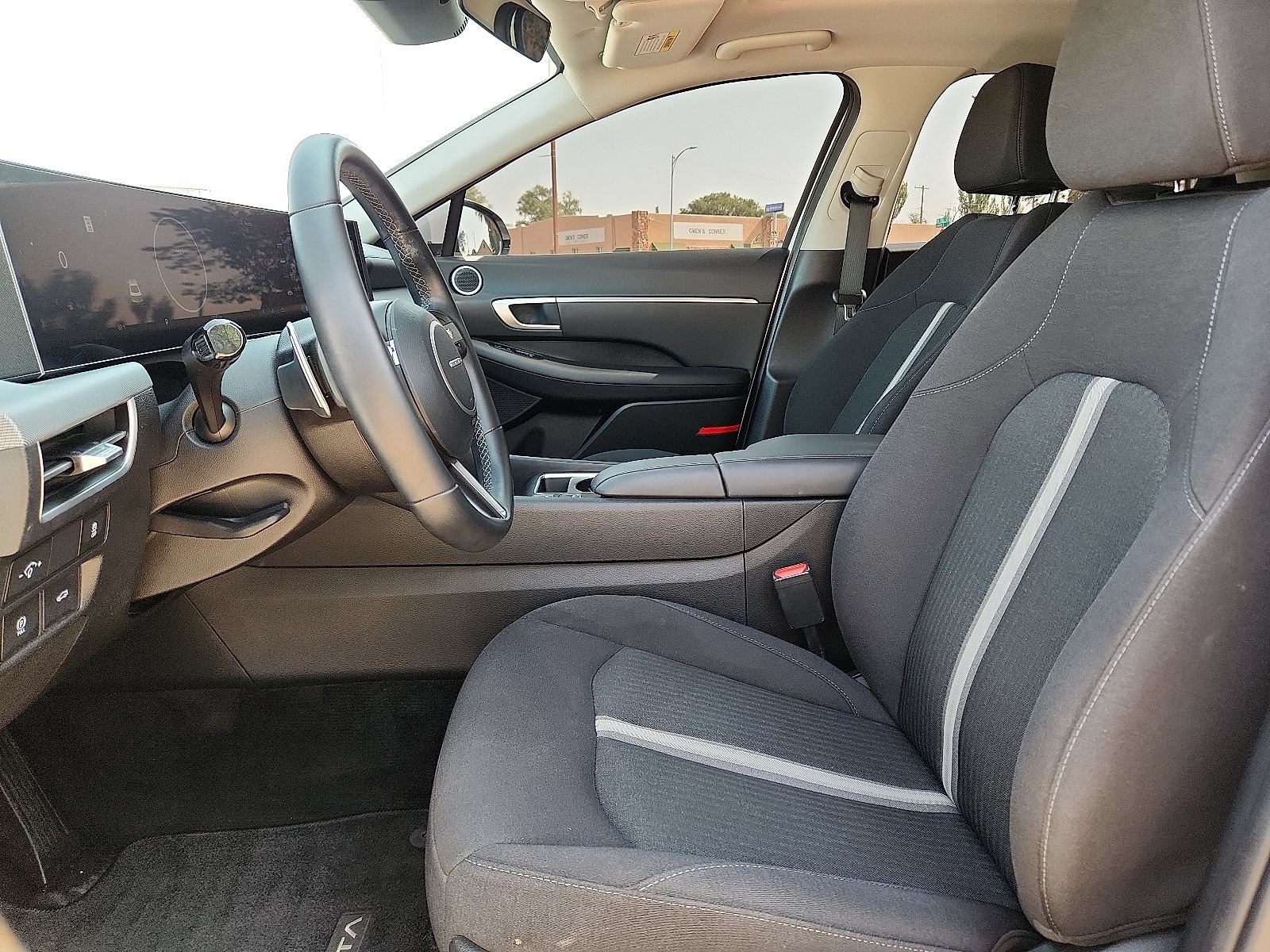 Used 2025 Hyundai Sonata SEL FWD image 10