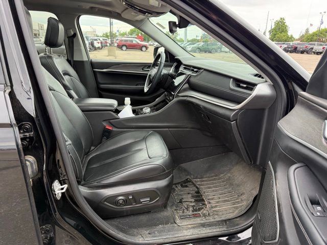Used 2022 Jeep Grand Cherokee L Limited w/ Black Appearance Package AWD/4WD image 12