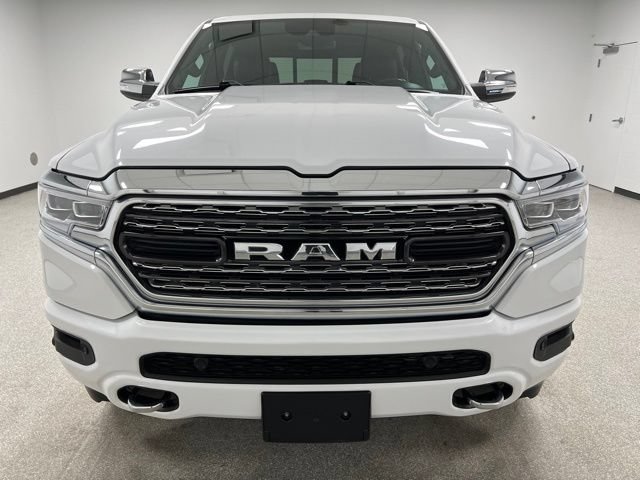 Used 2022 RAM 1500 Limited w/ Body-Colour Bumper Group AWD/4WD image 3