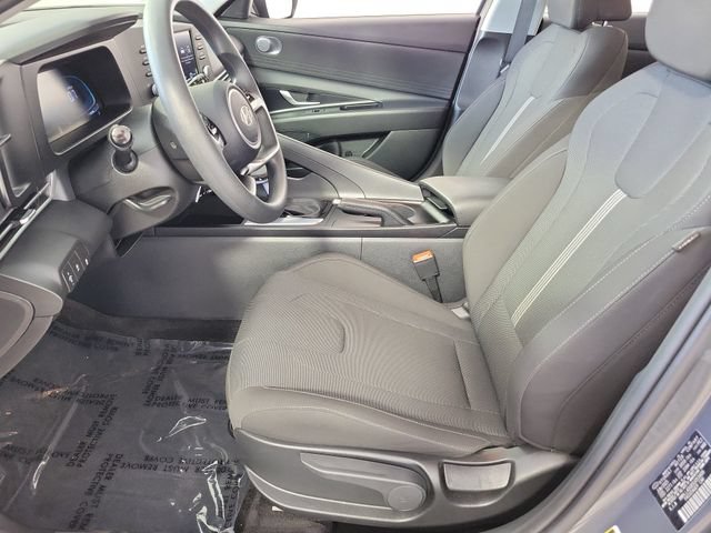 Used 2025 Hyundai Elantra SE FWD image 19