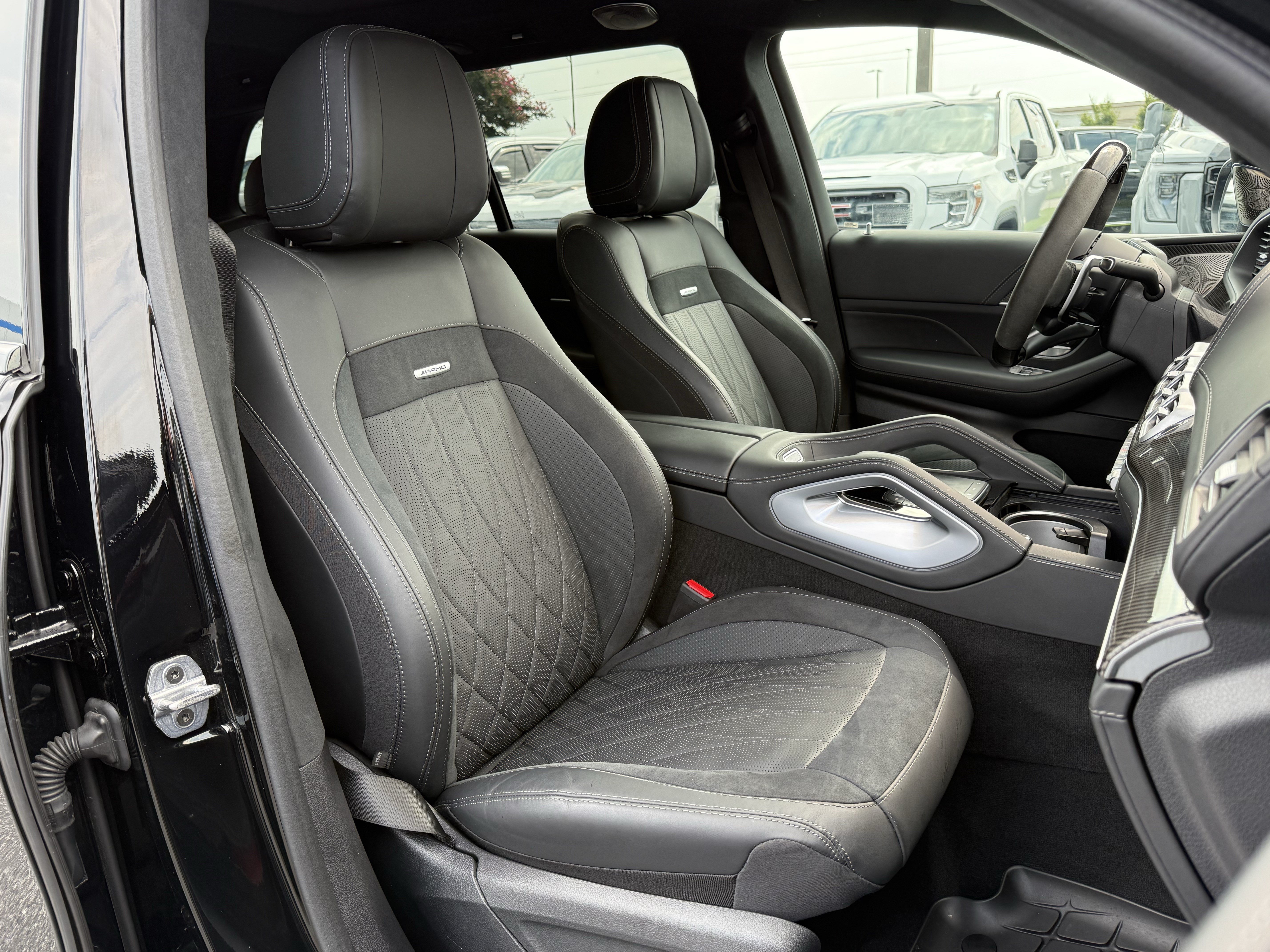 Used 2024 Mercedes-Benz GLS 63 AMG 4MATIC image 34