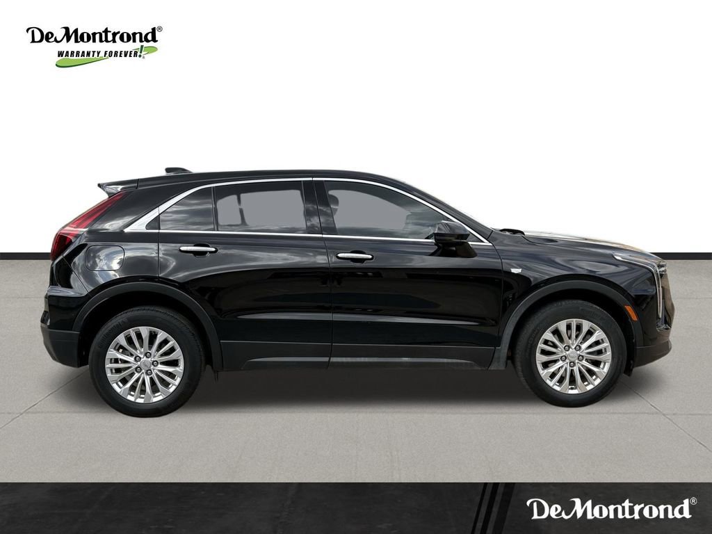 Used 2024 Cadillac XT4 Luxury w/ Cold Weather Package image 4