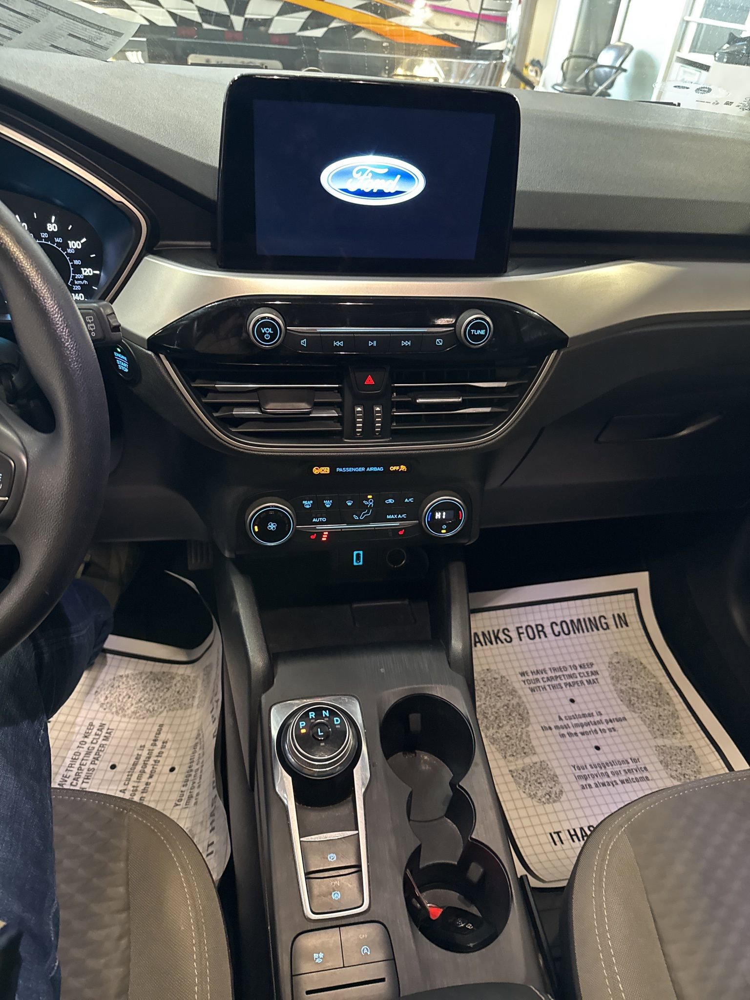 Used 2020 Ford Escape SE image 10