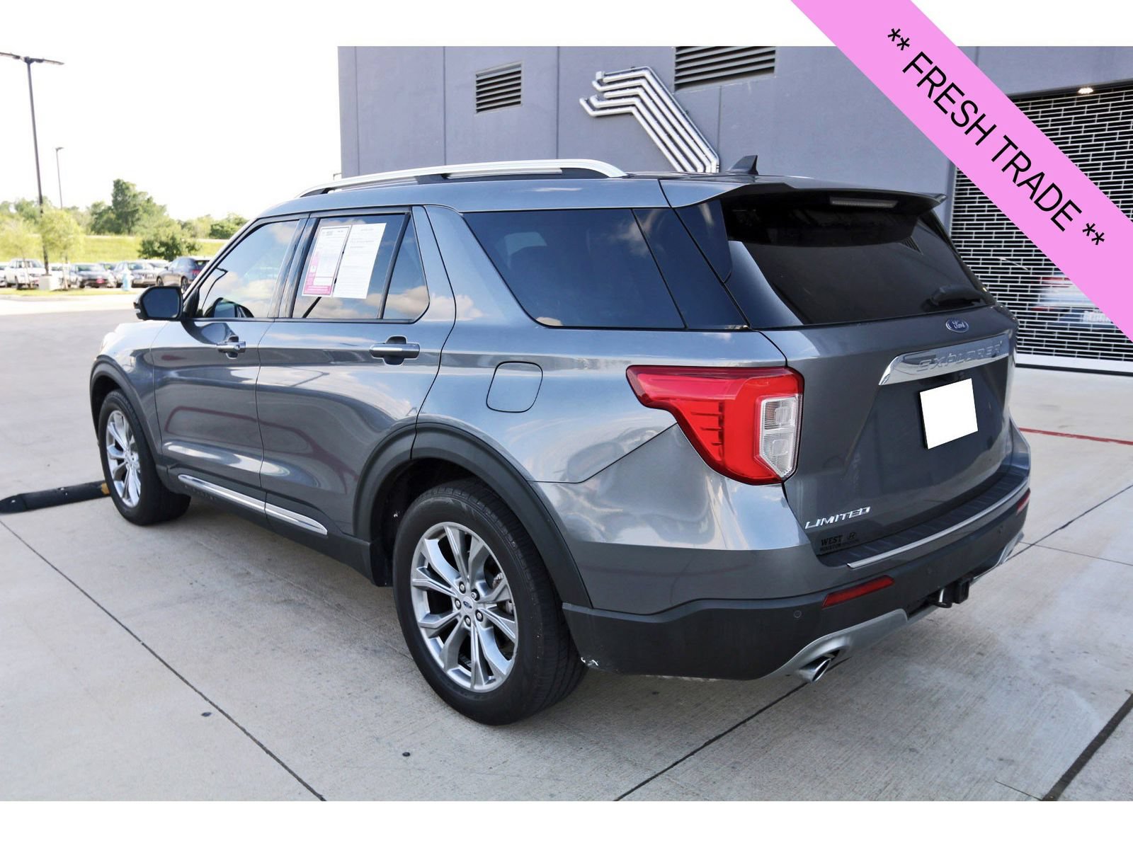 Used 2021 Ford Explorer Limited w/ Equipment Group 301A RWD image 6