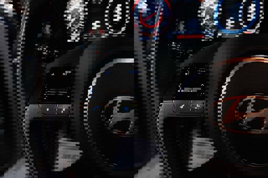 Used 2024 Hyundai Elantra Limited image 36