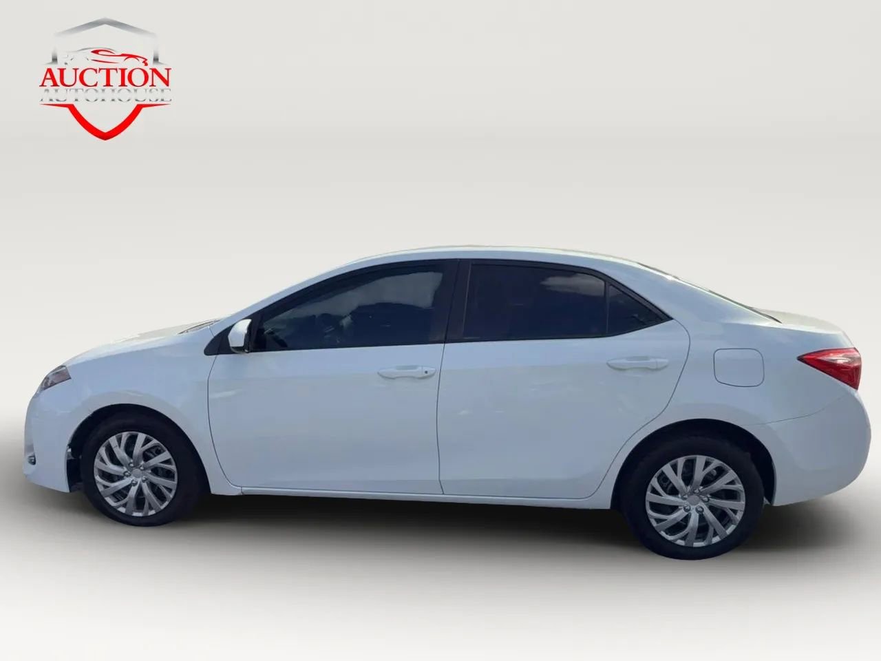 Used 2018 Toyota Corolla LE FWD image 8