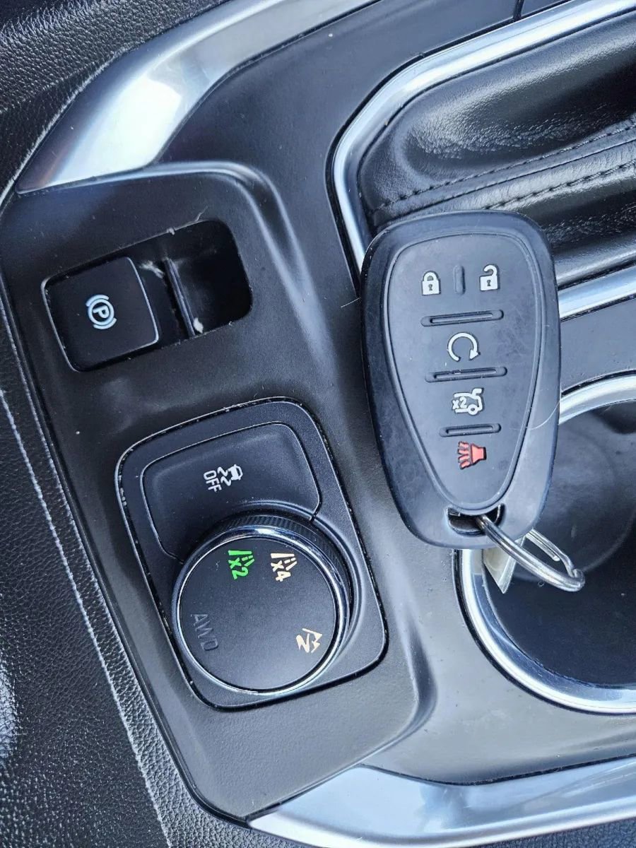 Used 2018 Chevrolet Traverse LT image 18