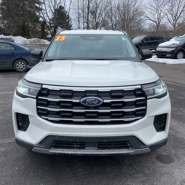 Used 2025 Ford Explorer Active image 8