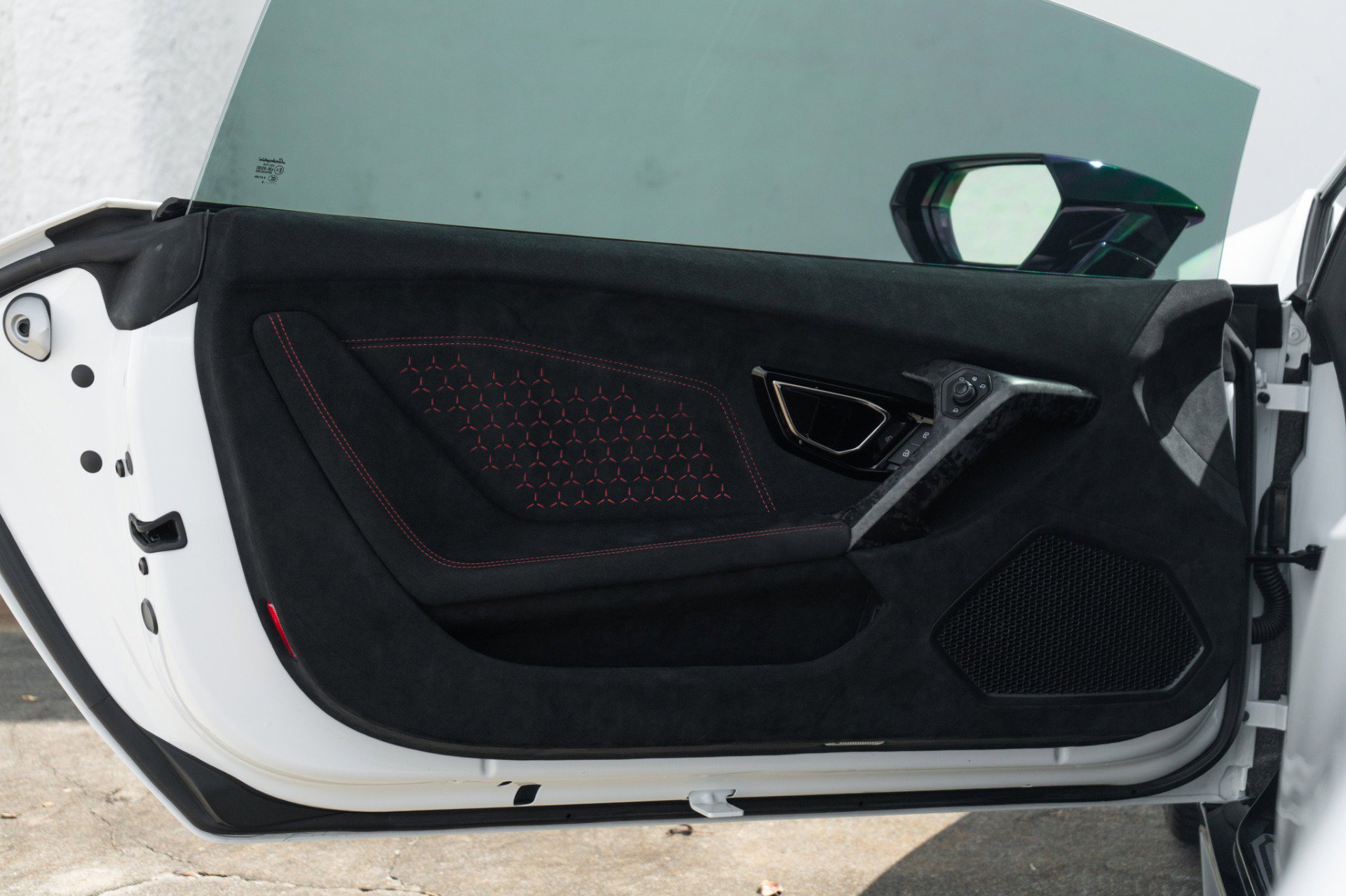 Used 2018 Lamborghini Huracan Performante image 35