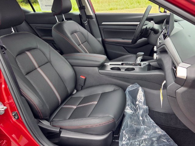New 2026 Nissan Altima 2.5 SR FWD image 17