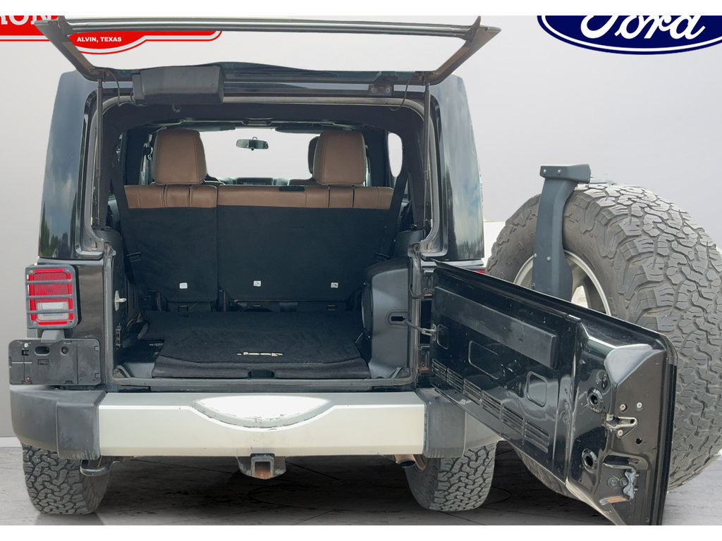 Used 2012 Jeep Wrangler Unlimited Sahara w/ Connectivity Group AWD/4WD image 20