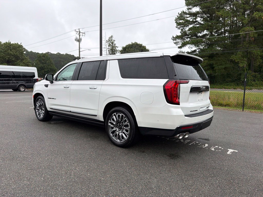 Used 2024 GMC Yukon XL Denali Ultimate AWD/4WD image 7