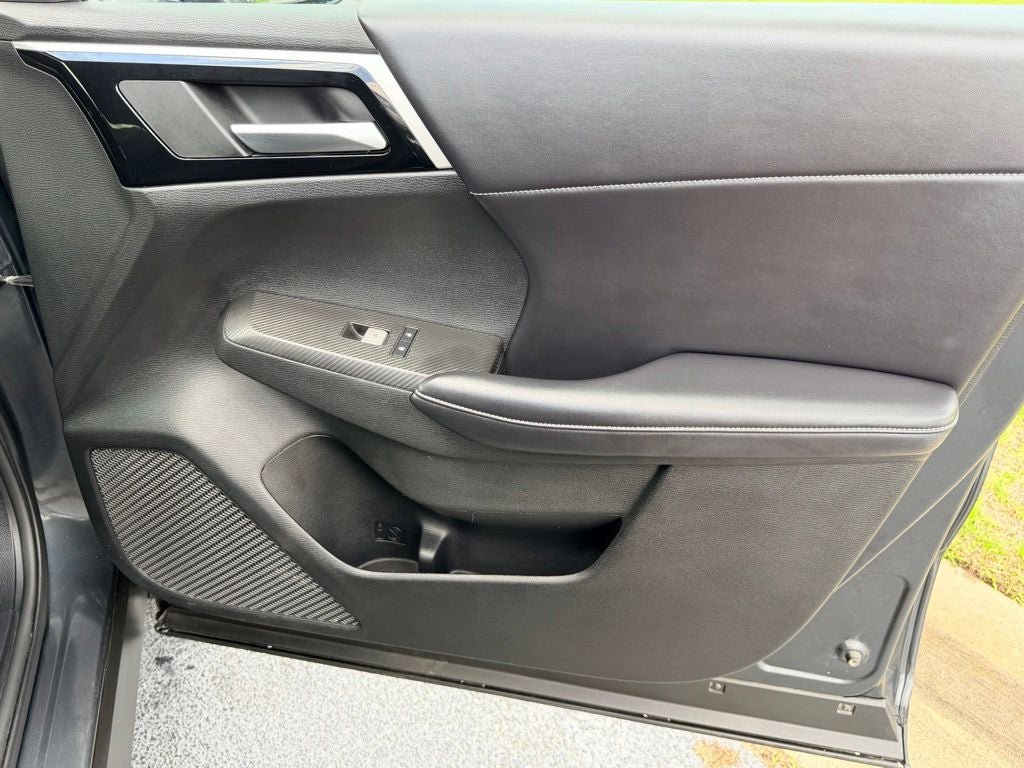 Used 2024 Mitsubishi Outlander SE Black Edition FWD image 10