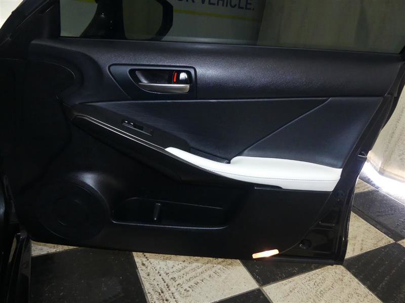 Used 2022 Lexus IS 500 image 30