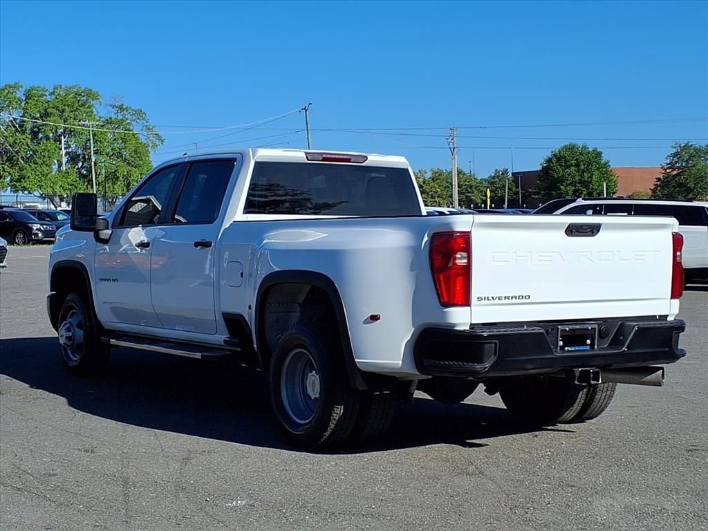Used 2025 Chevrolet Silverado 3500 W/T image 5