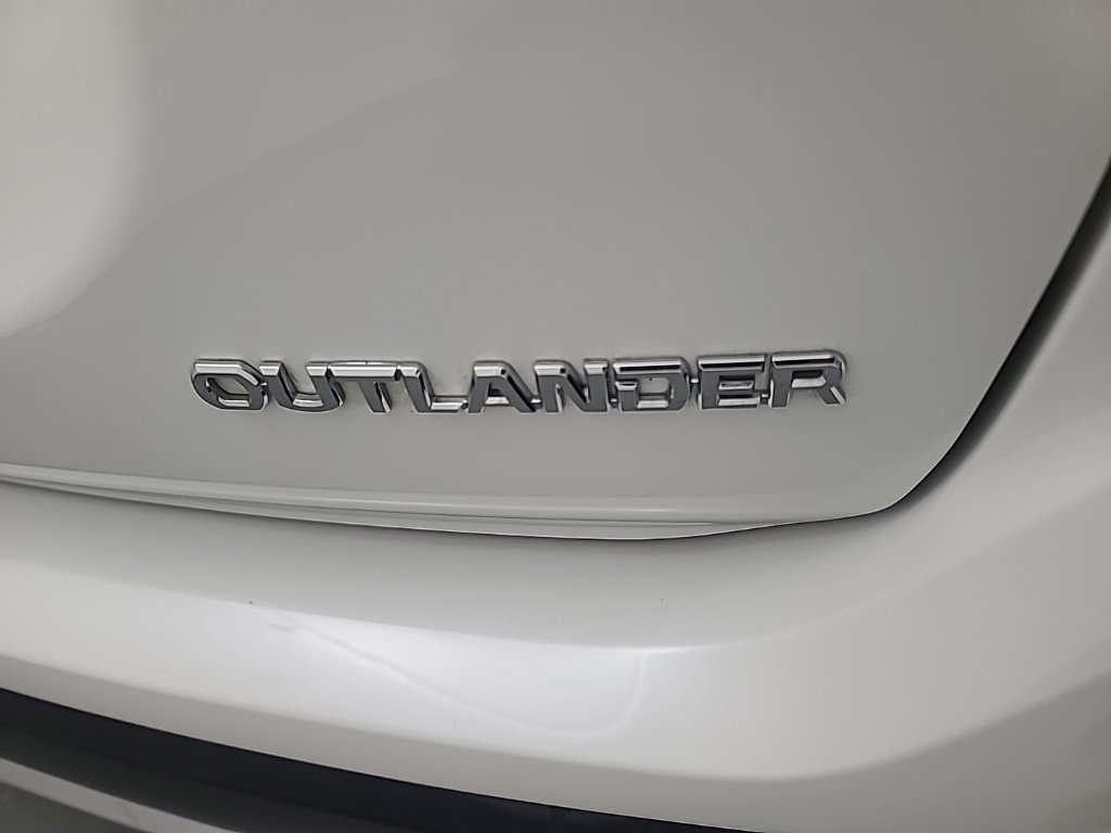 Used 2017 Mitsubishi Outlander ES FWD image 11