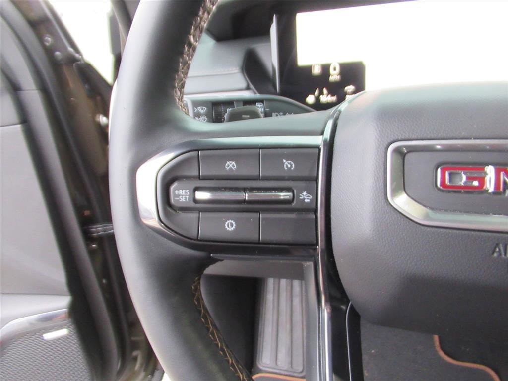 Used 2025 GMC Acadia AT4 AWD/4WD image 19