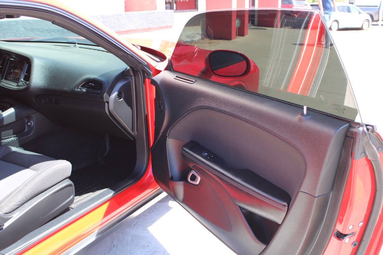 Used 2019 Dodge Challenger SXT w/ Blacktop Package RWD image 12