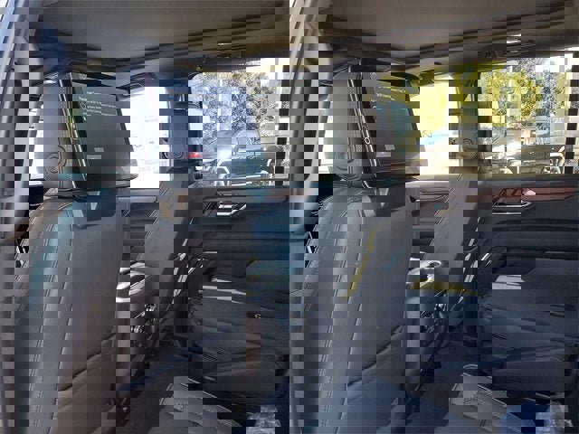 New 2025 GMC Yukon XL Denali w/ Denali Reserve Package image 10