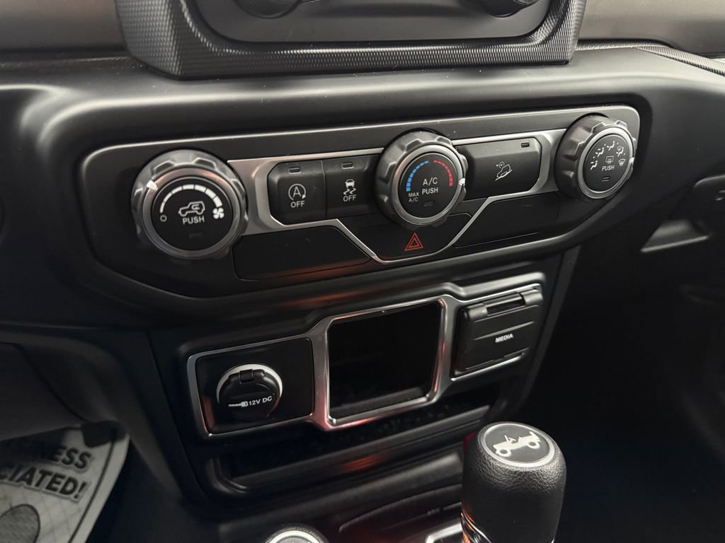 Used 2019 Jeep Wrangler Sport image 26