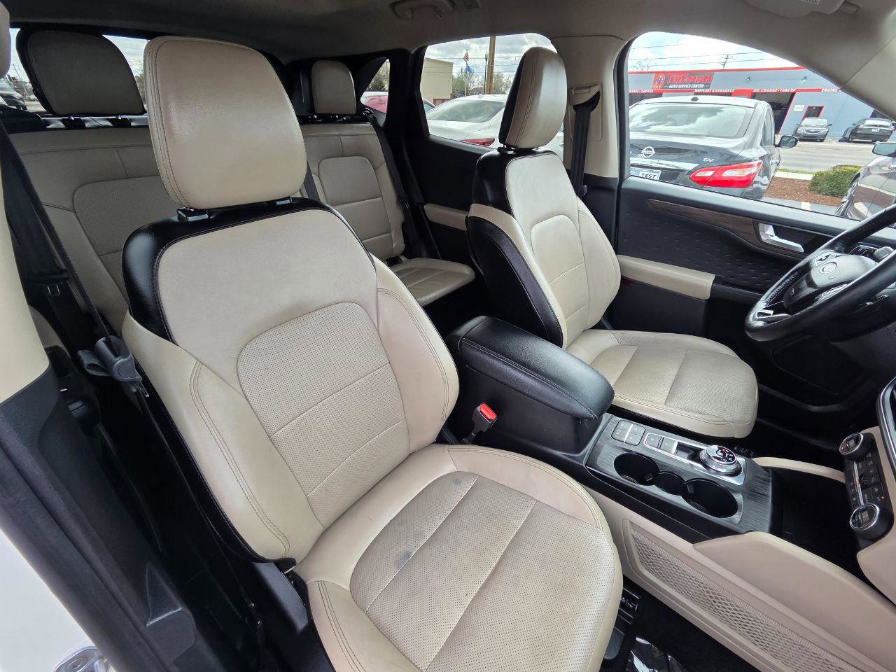 Used 2020 Ford Escape Titanium image 21