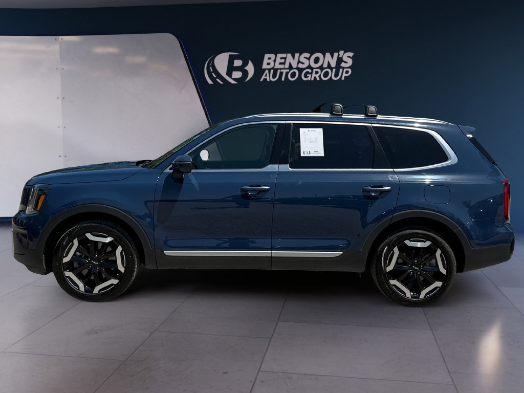 Used 2025 Kia Telluride S AWD/4WD image 2