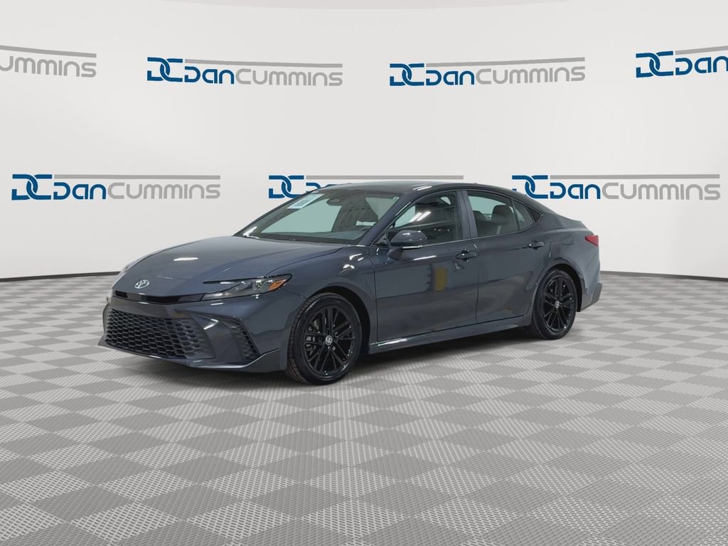 Used 2025 Toyota Camry SE w/ Convenience Package image 5