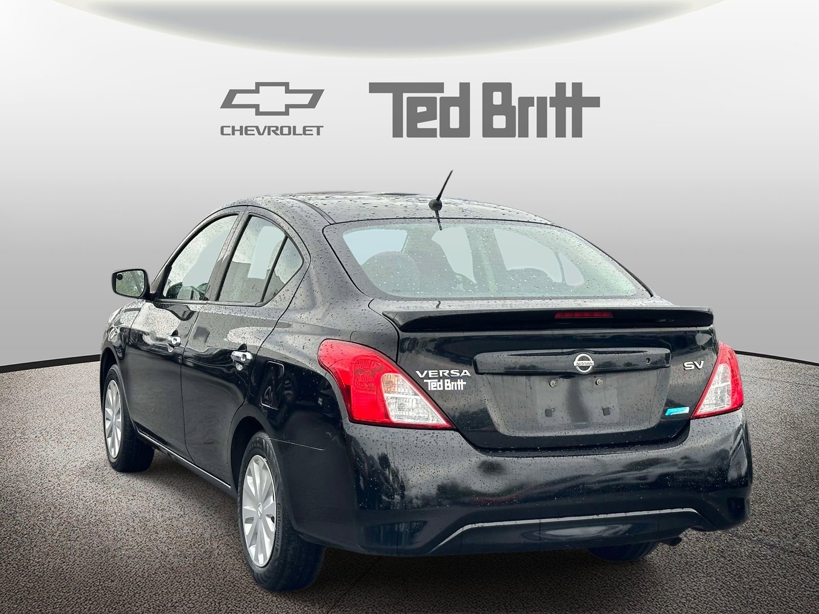 Used 2016 Nissan Versa SV FWD image 6