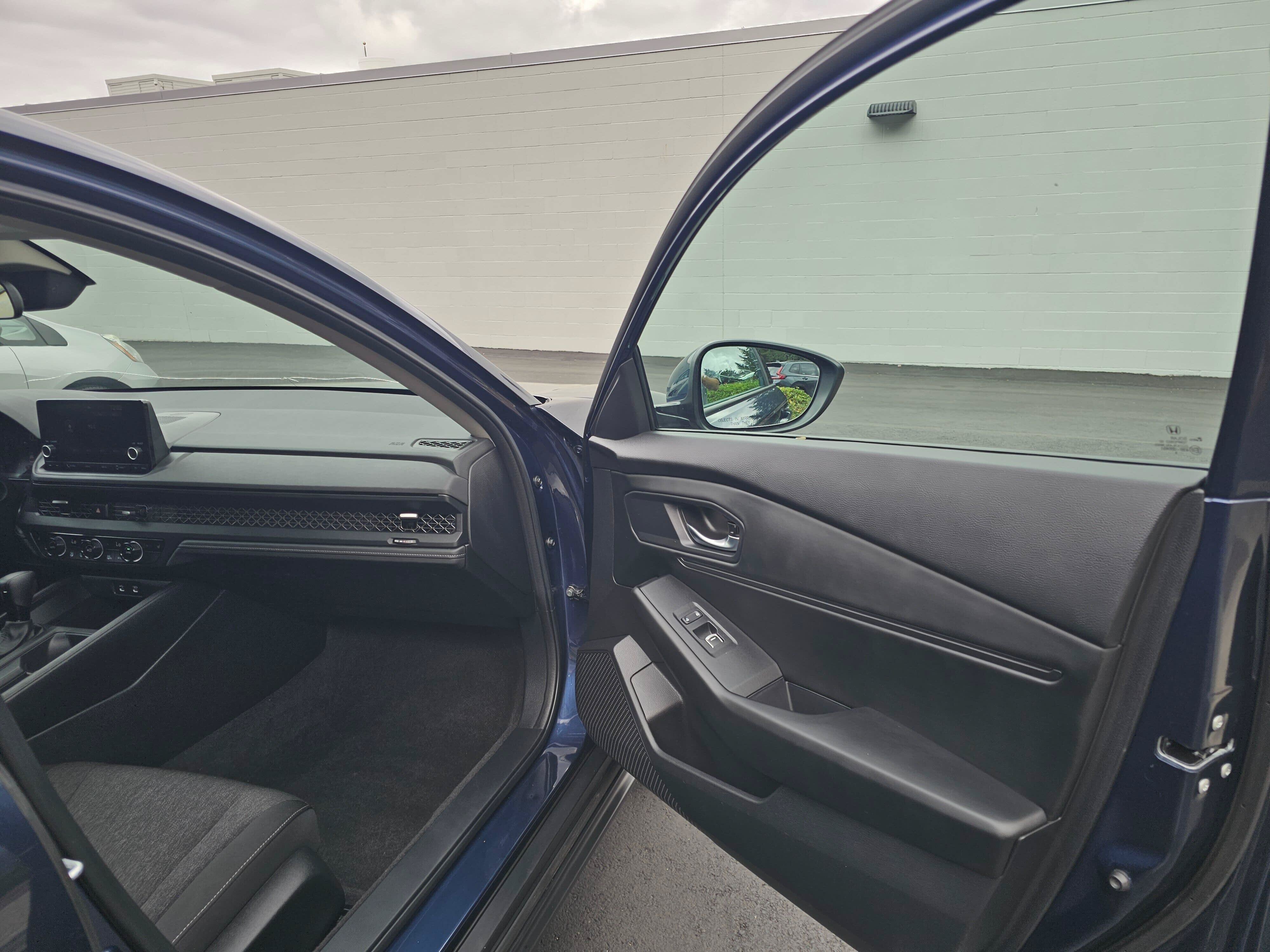 Used 2023 Honda Accord EX image 12