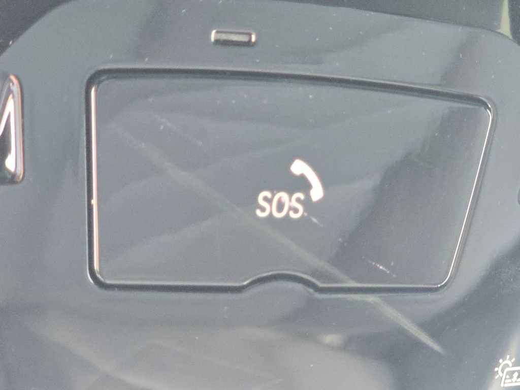 Used 2022 BMW iX xDrive50 w/ Convenience Package AWD/4WD image 8