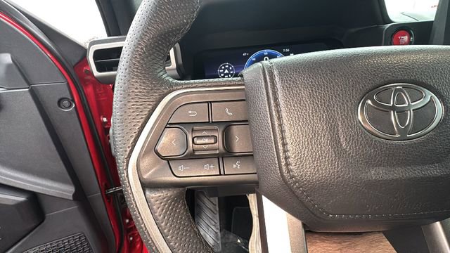 Used 2025 Toyota Tacoma TRD Sport AWD/4WD image 18