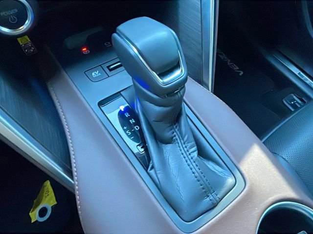 Used 2024 Toyota Venza Limited AWD/4WD image 28