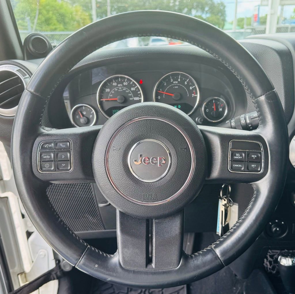 Used 2013 Jeep Wrangler Unlimited Sahara w/ Connectivity Group AWD/4WD image 12