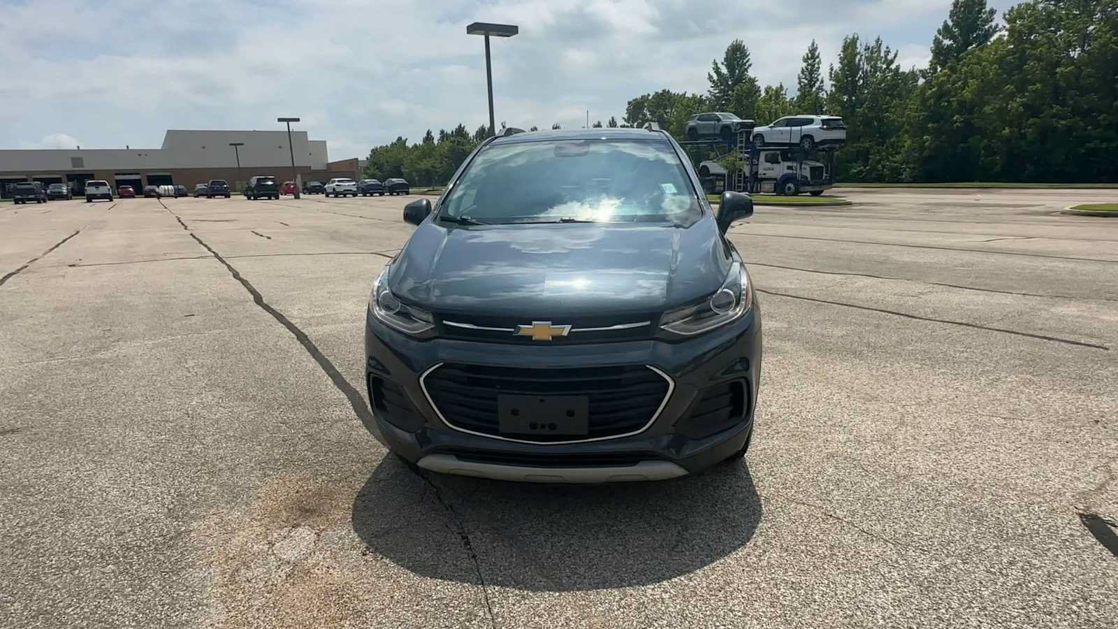 Used 2021 Chevrolet Trax LT w/ Premium Seat Package AWD/4WD image 3
