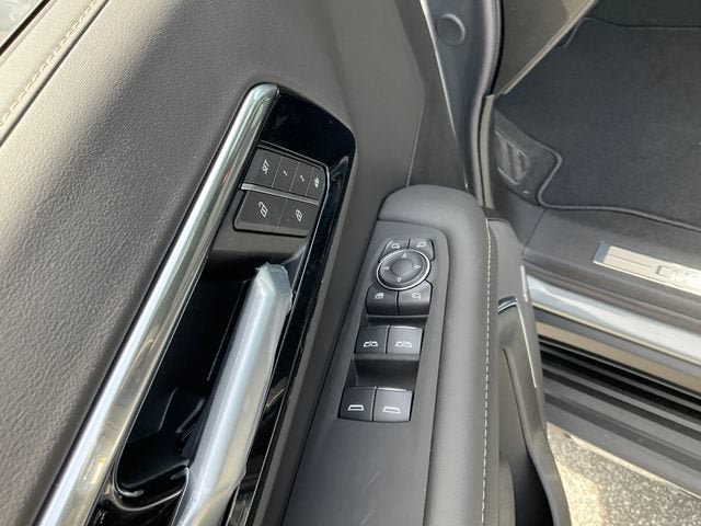 New 2026 Chevrolet Suburban Premier AWD/4WD image 5