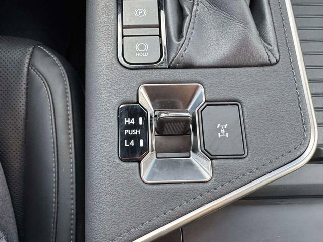 Certified 2024 Lexus GX 550 w/ Cold Area Package AWD/4WD image 35