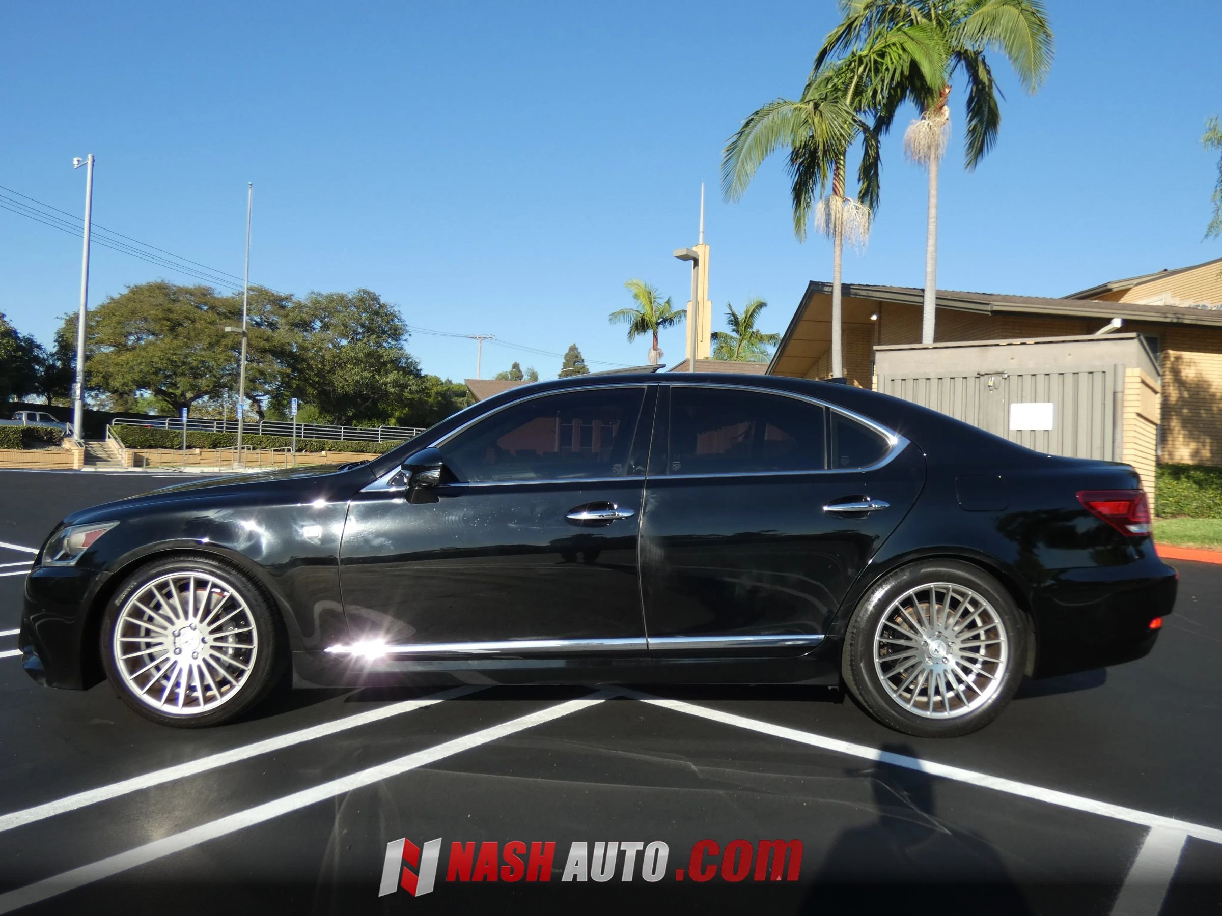 Used 2014 Lexus LS 460 w/ F Sport Package RWD image 12