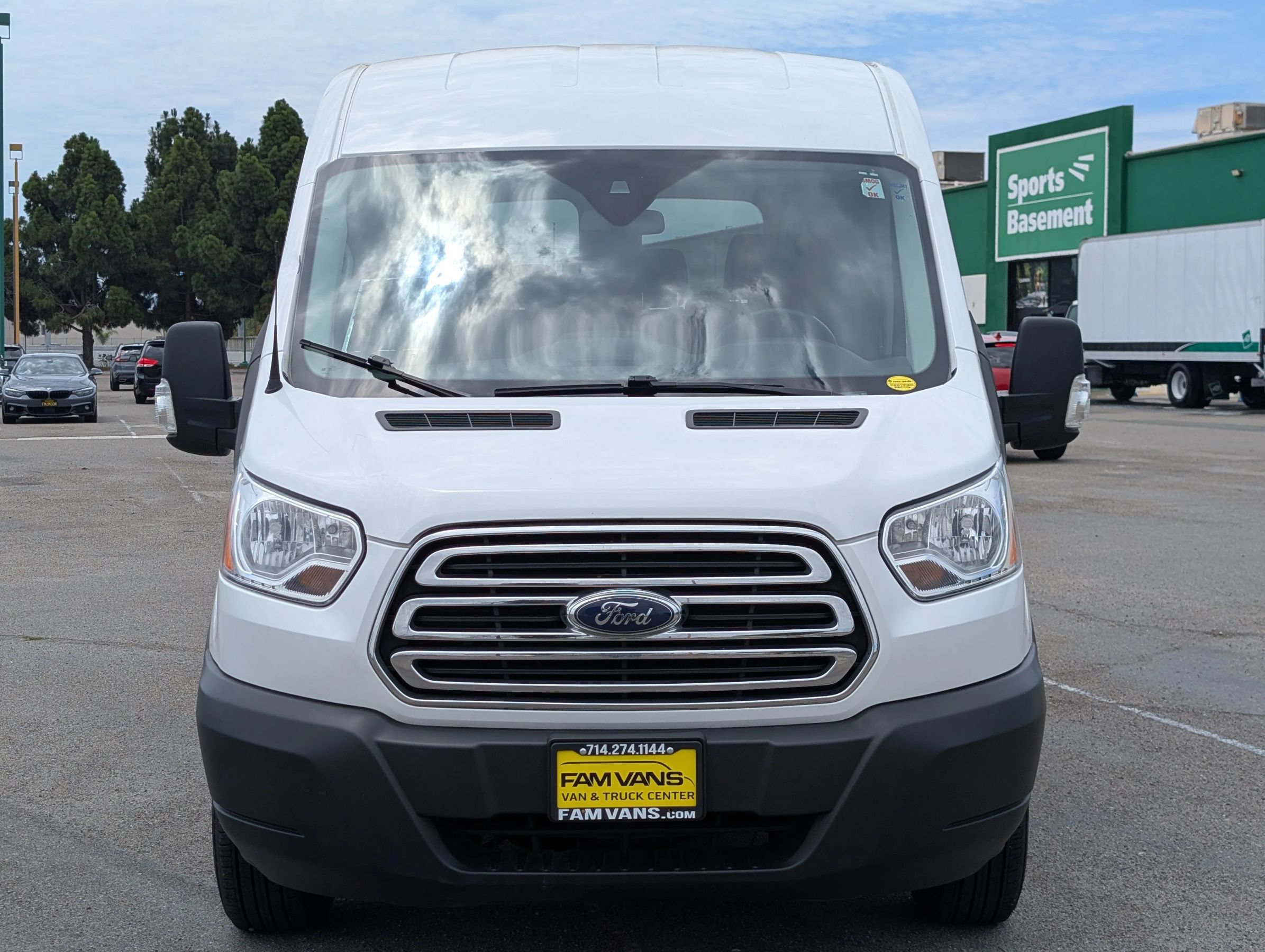 Used 2019 Ford Transit 150 XLT RWD image 2