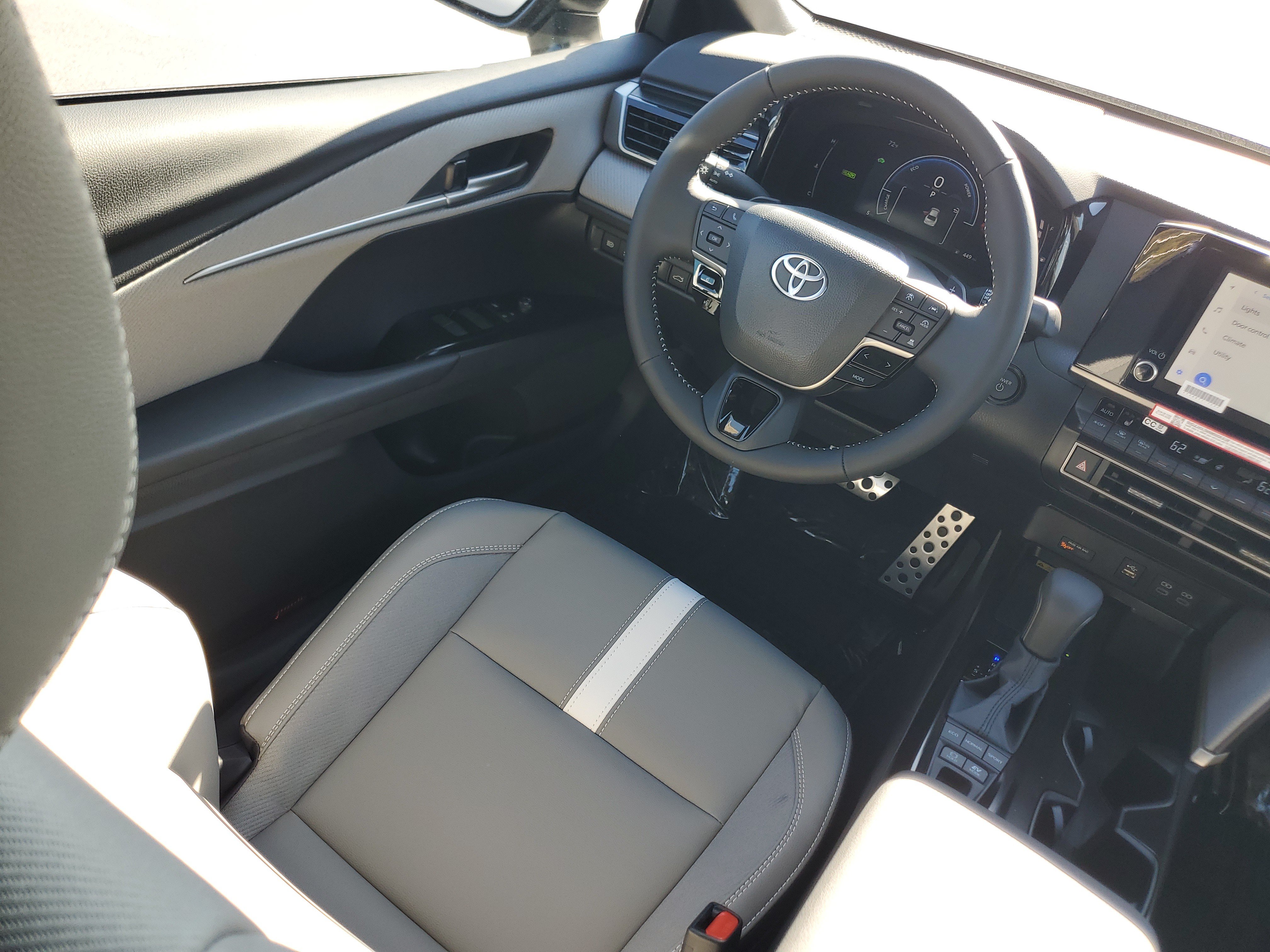 New 2027 Toyota Camry SE w/ Convenience Package FWD image 15