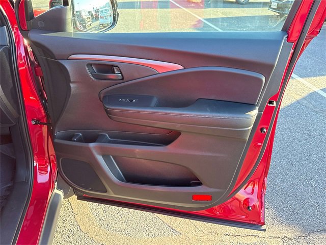 Used 2025 Honda Ridgeline Sport image 6