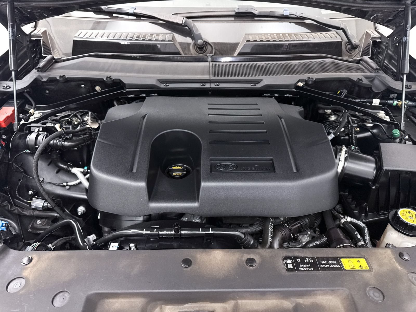 Used 2023 Land Rover Defender 110 X-Dynamic SE AWD/4WD image 10