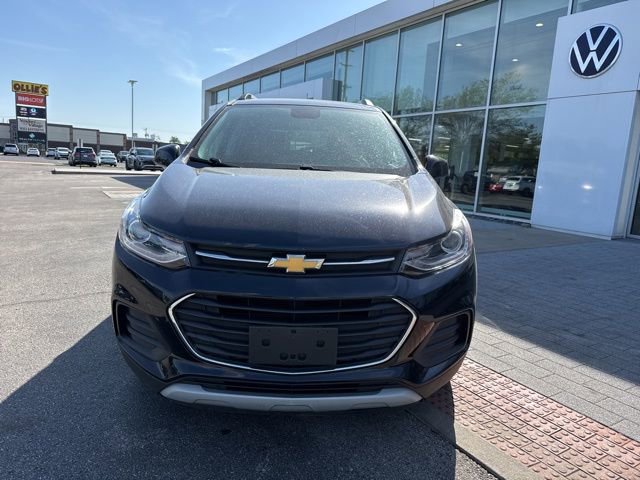 Used 2021 Chevrolet Trax LT FWD image 2