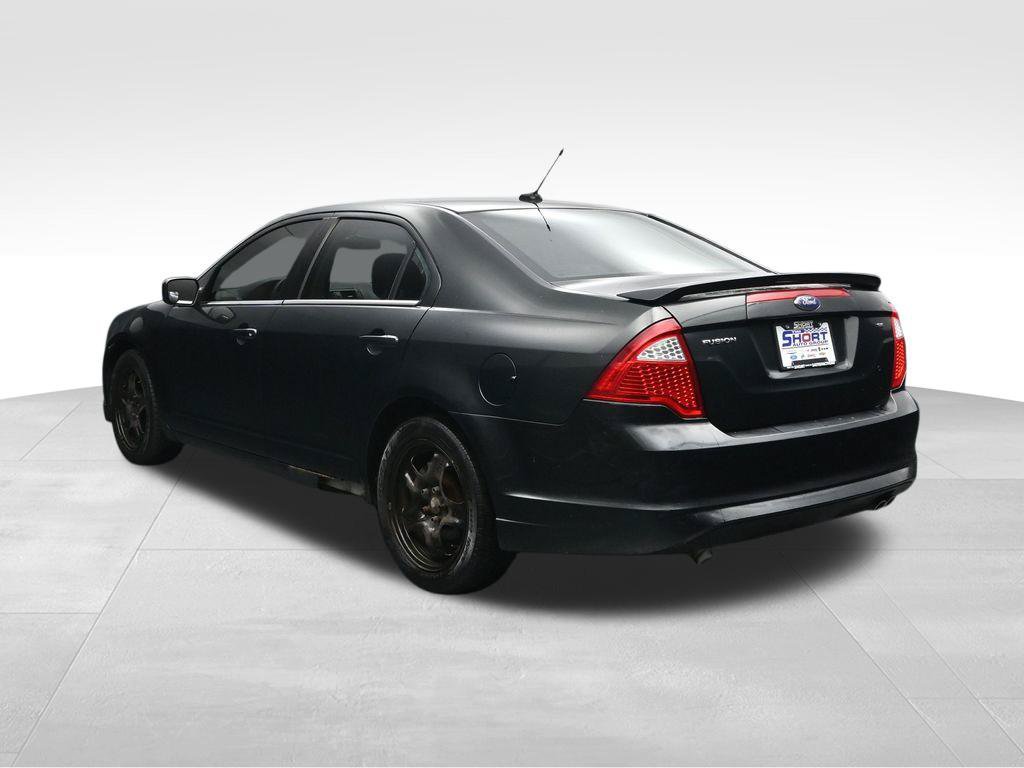 Used 2010 Ford Fusion SE FWD image 3